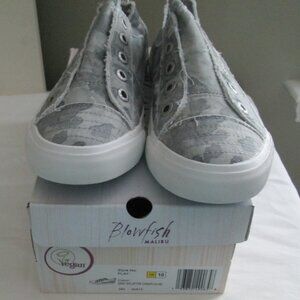 NIB Blowfish Malibu Play Slip on Sneakers, Size 10, Gray Splatter Camoflauge